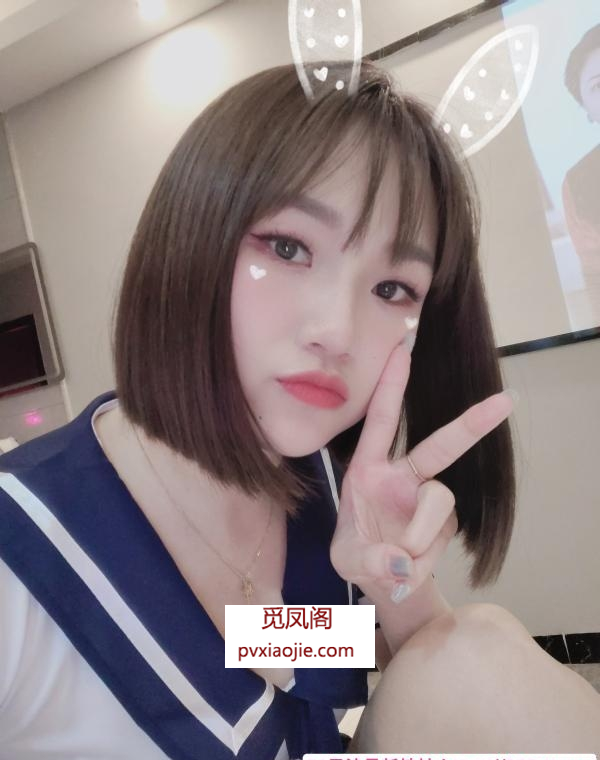 风骚型短发御姐