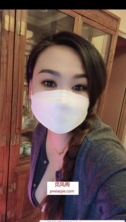 胸超大的骚熟女