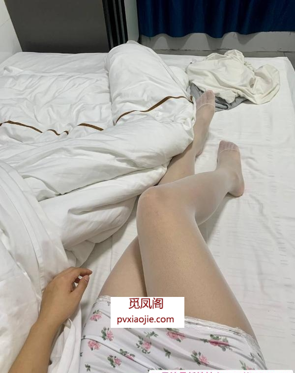 大胸服务控小妹