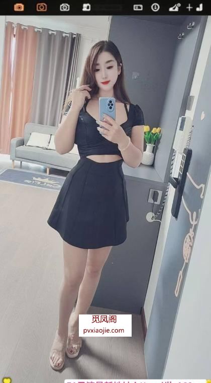 高挑大胸风骚妹子