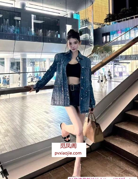 大胸长腿网红款妹妹