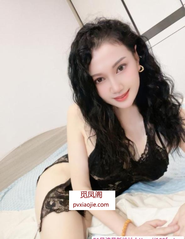 风骚蜜桃小青梅